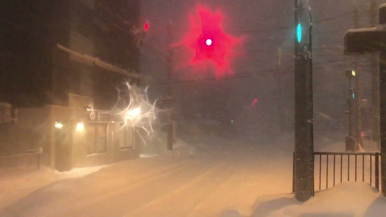駅の中まで雪感じるし外の風と雪えぐすぎ#札幌#西区