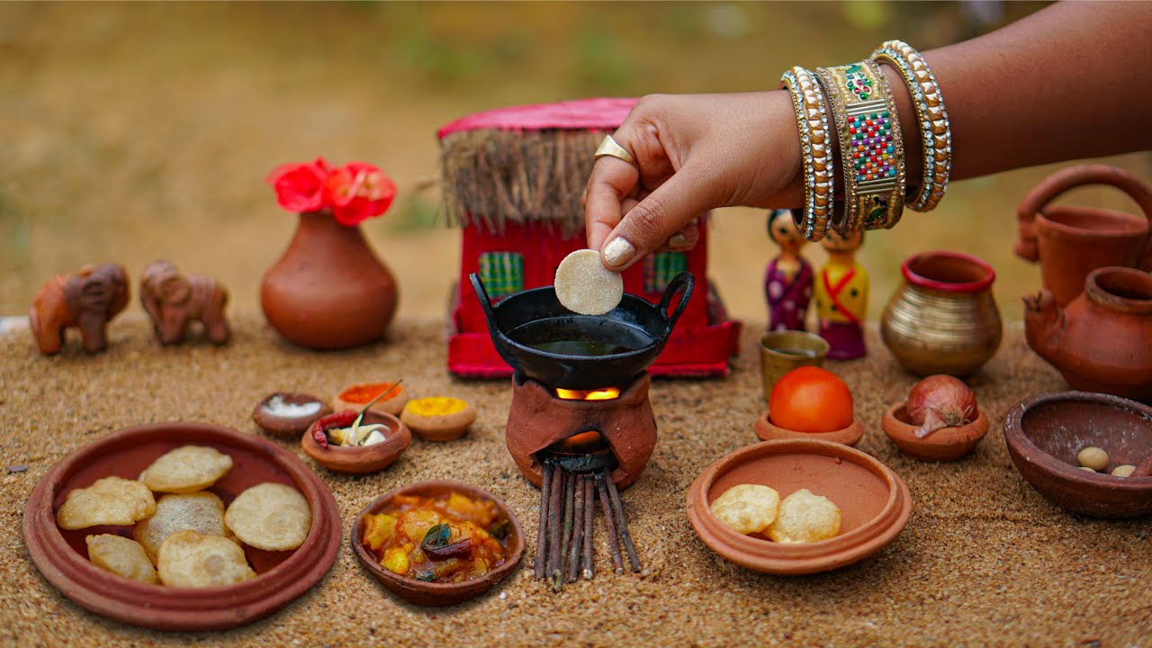 Miniature puri with tomato ki sabji recipe l Mini puri recipe l The Tiny Cocinar 