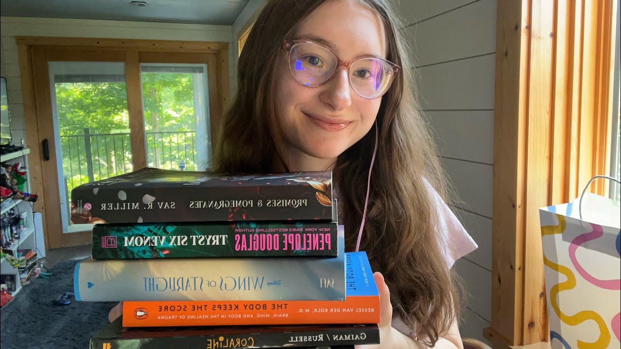 ASMR rambling about the books that I’ve read recently 📖