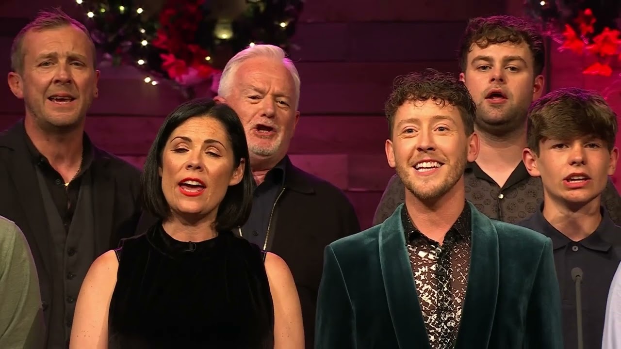 Ensemble Cast Rownd a Rownd - Nadolig Llawen I Chi Gyd