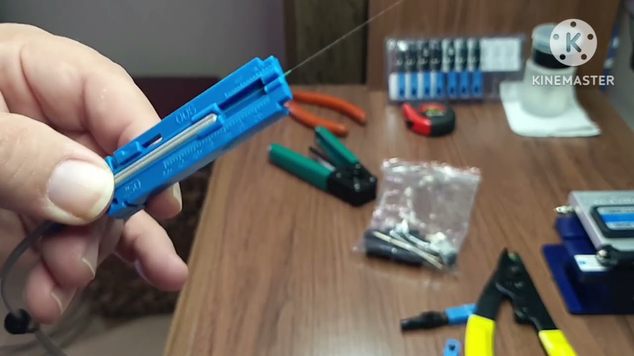 Como fazer e Testar Conectores de Fibra Óptica.