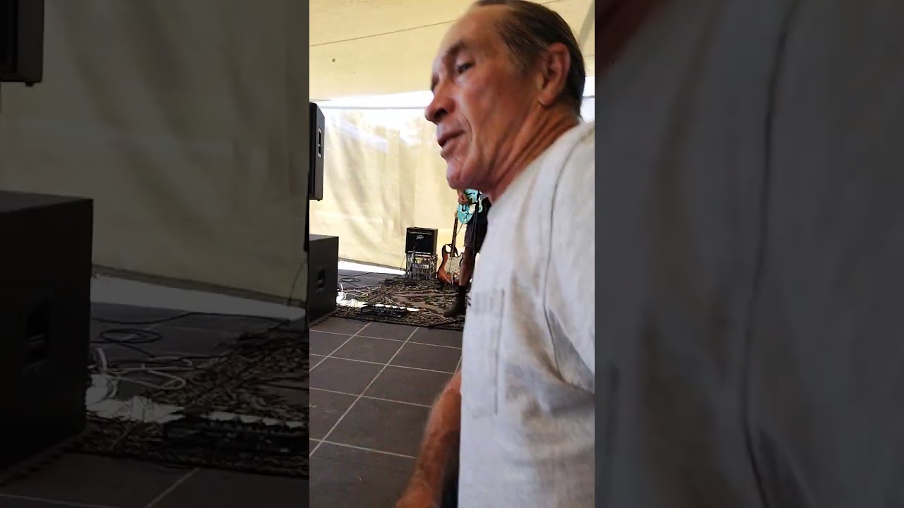 1979 by THE SMASHING PUMPKINS performed by Nigel Harrington @ Coffs Harbour Yachtie 1/2/2025...