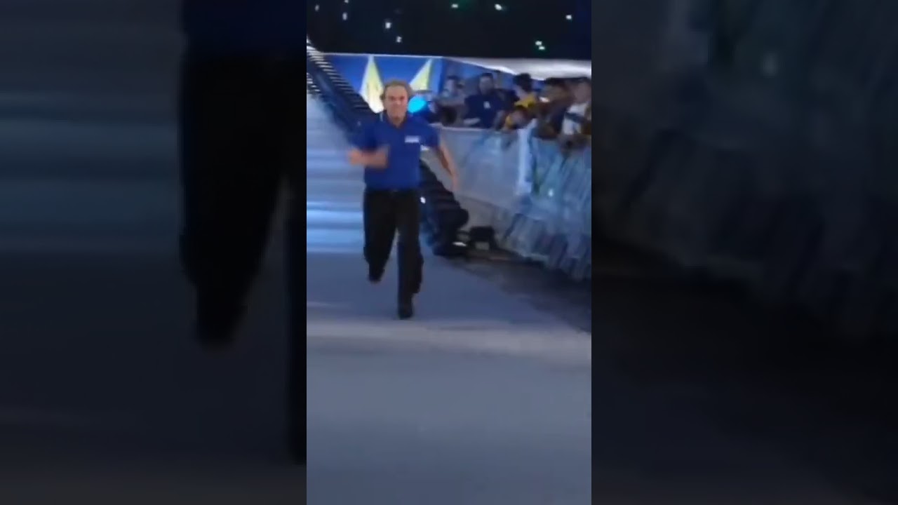🤣 WWE Referee RUN 🤣 #wwe #loganpaul #therock #wrestling