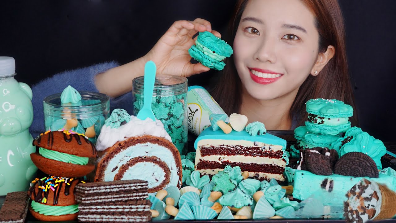 ASMR MINT CHOCOLATE DESSERT Mukbang(Meringue Cookies, Macaron, Cake, Ice-cream)