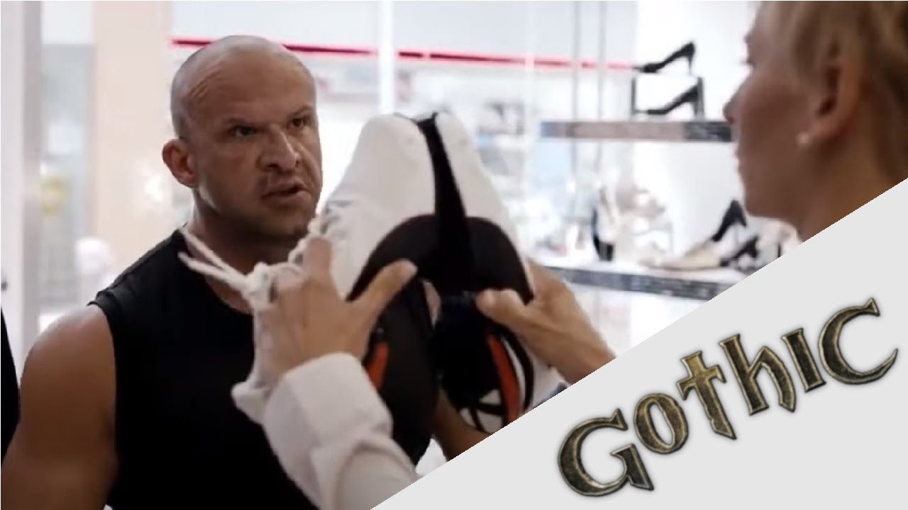Zafajdane buty Roda [przer&oacute;bka Gothic]