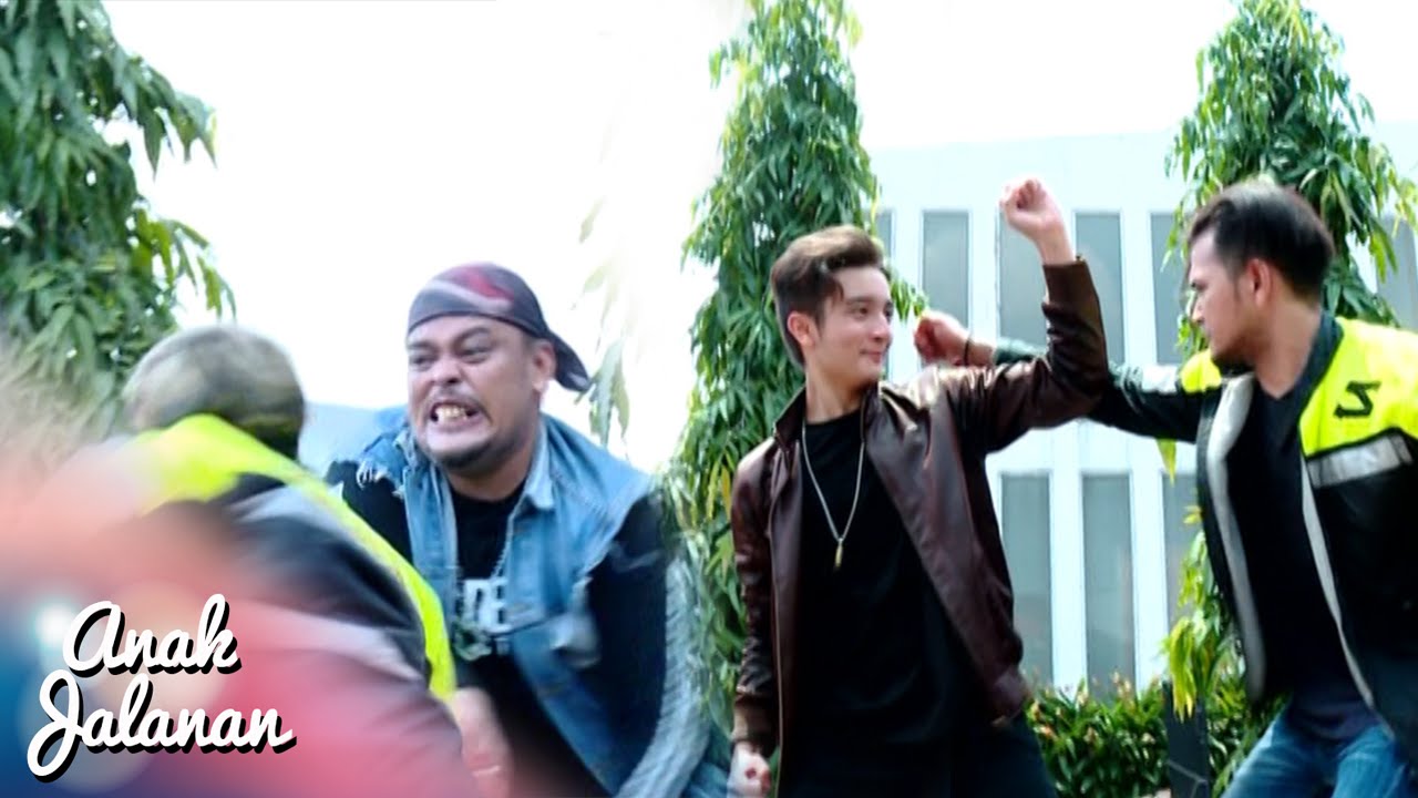 Adam Membantu Mang Dudung Dari Serangan Geng Srigala [Anak Jalanan] [12 September 2016]