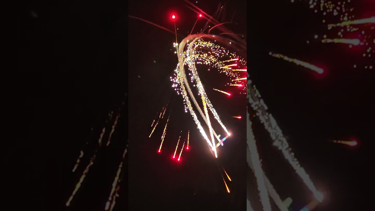 Albufeira 2025/26 - the insane fireworks and planes show. A New Year's Eve show