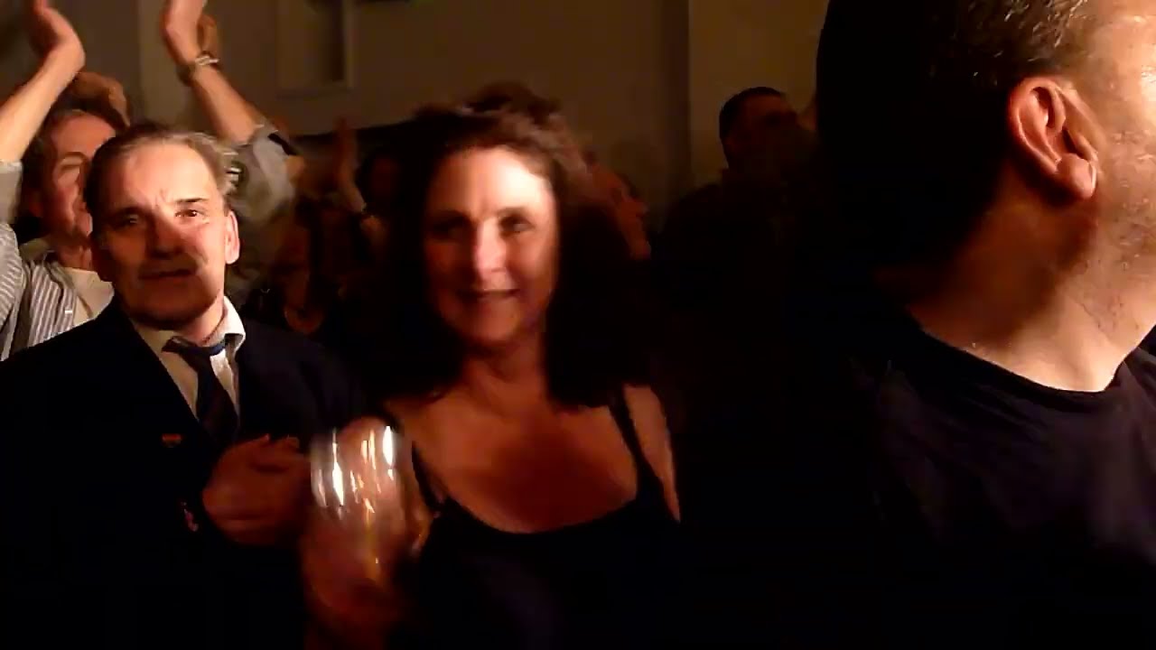 Awesome tribute band Dirty DC live playing AC/DCs' "Let there be Rock" @ MrKyps 27/12/11.