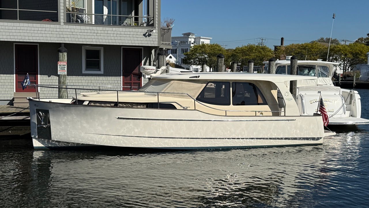 Greenline 33 2013 года выпуска доступен в Мистике, штат Коннектикут