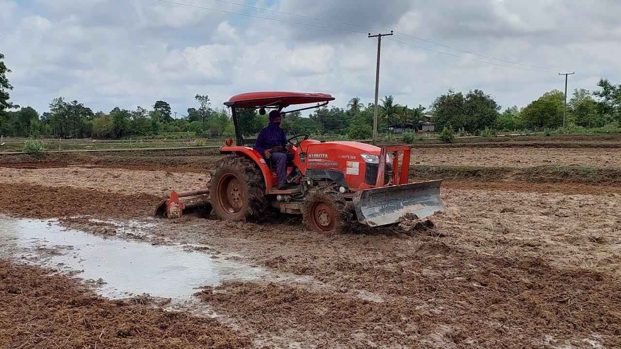 คลิปนี้มาชมkubota L4708 ปั่นนาดินเปียกๆงานนี้บอกเลยว่ากินยากแน่นอน หมดน้ำมันวันละ1,800