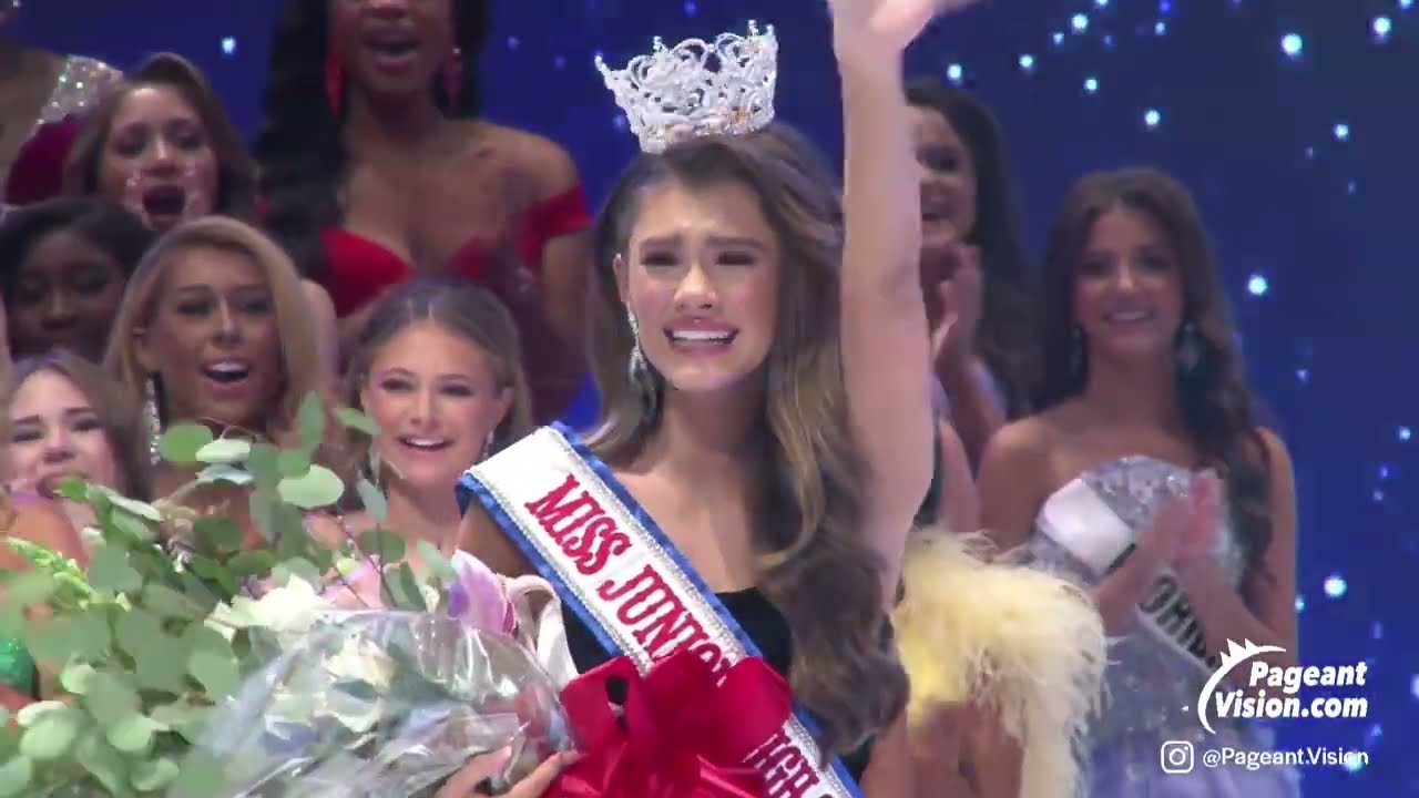 2022 High School America Crowning Moment - Junior High (Alexxandra Randolph)