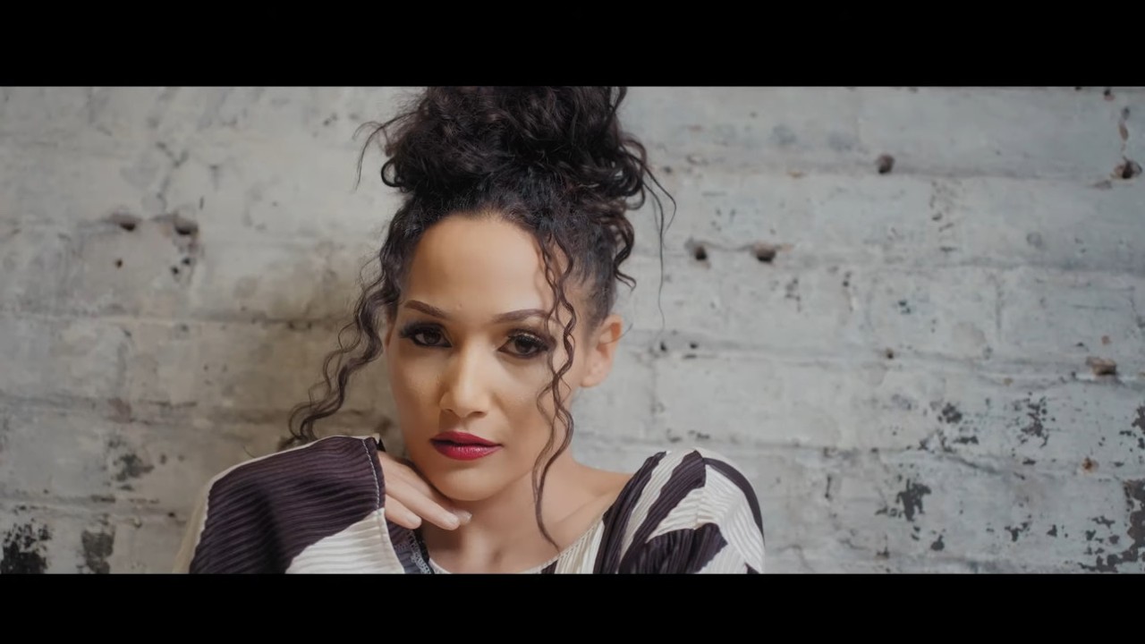 Alino Alino - Skin to Skin (Official Music Video)