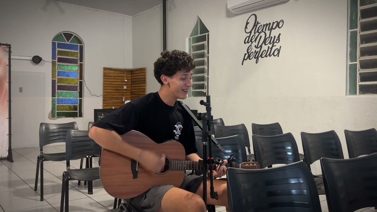 não ensaiei, peguei o violão e comecei a cantar (sessão de adoração)