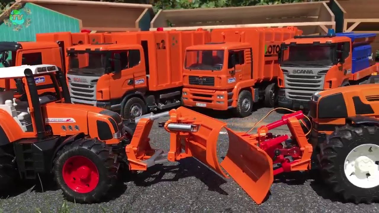 BRUDER TOYS tractor SPECIAL EDITION orange tractors!