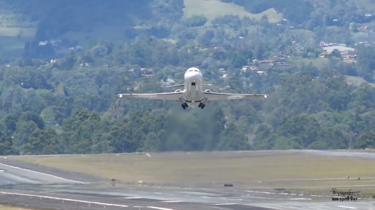 Despegue Fokker 70 (PJ-JAC) de Jetair- Aeropuerto José María Córdova