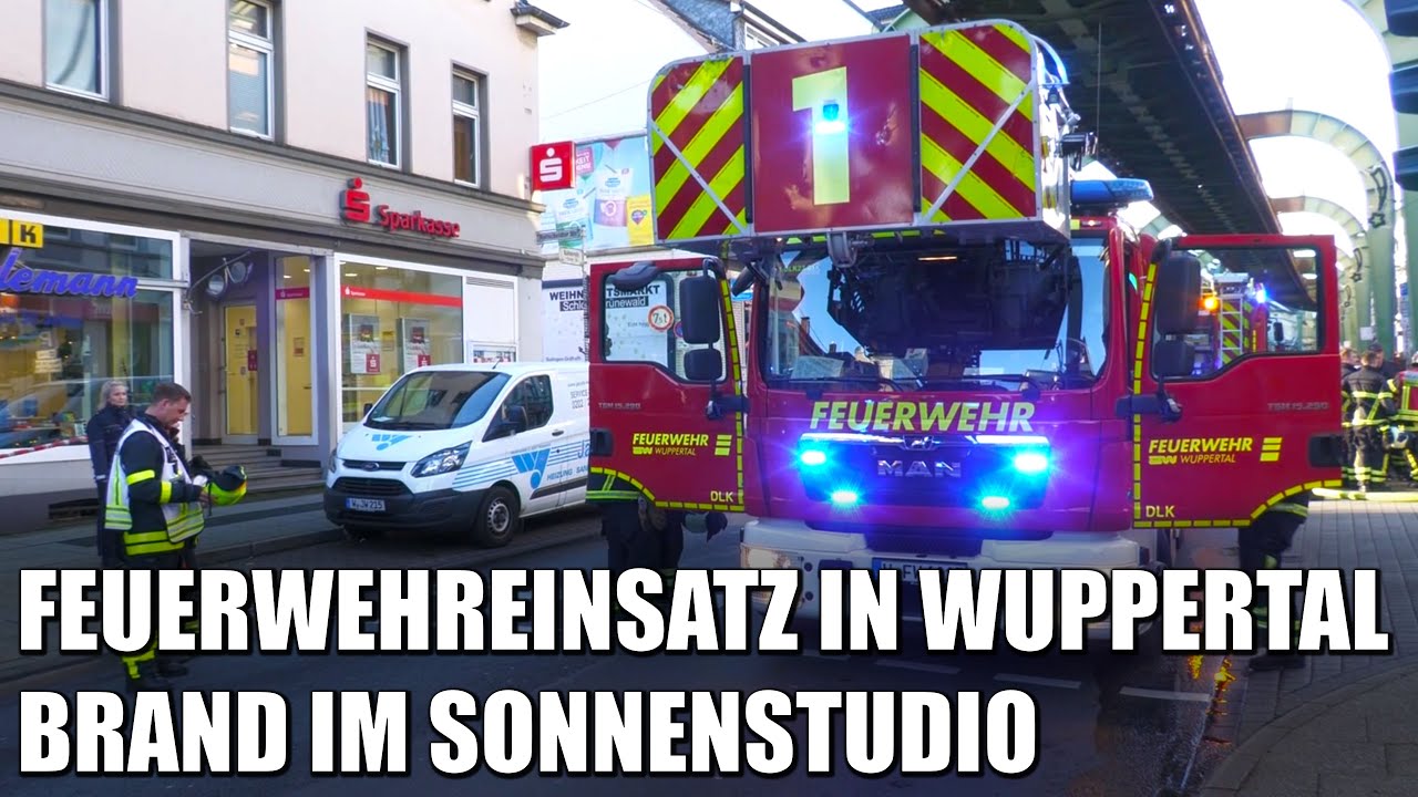 Feuerwehr Wuppertal löscht Brand in Sonnenstudio auf der Kaiserstraße | 22.11.2022