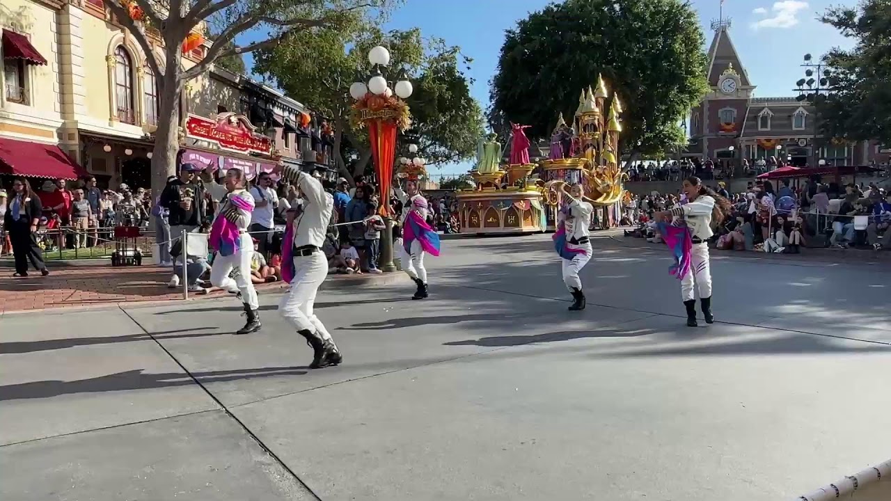 LIVE- Disneyland Halloween Time Magic Happens Parade