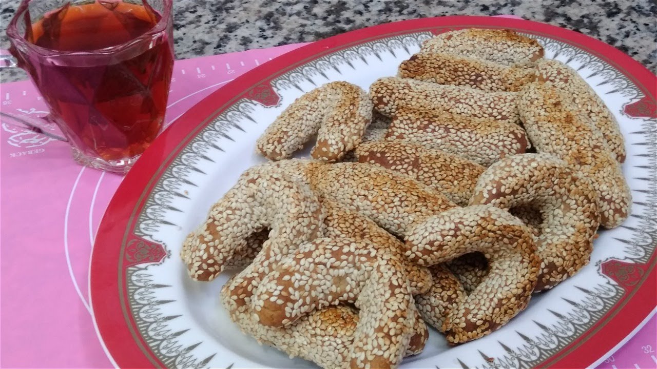 كعك ابو السمسم بطحين الحصة الاسمر بدون زبدة ولا بيض سهل وكلش طيب