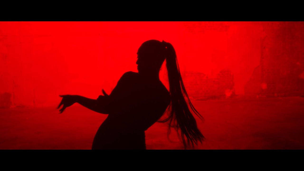Camélia Jordana - Le monde en main (Clip Officiel)