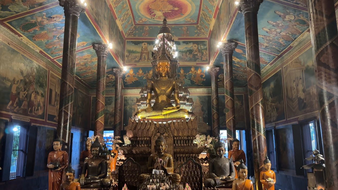 The Mystical Wat Phnom Temple in Phnom Penh 🇰🇭 A Spiritual Sanctuary in Cambodia 2023
