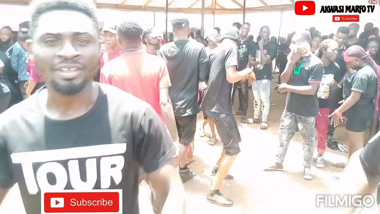 DANSO BISMARCK A.K.A WIZKID SOLOKU HOT DANCE AT BAREKESE  STATION PART 2