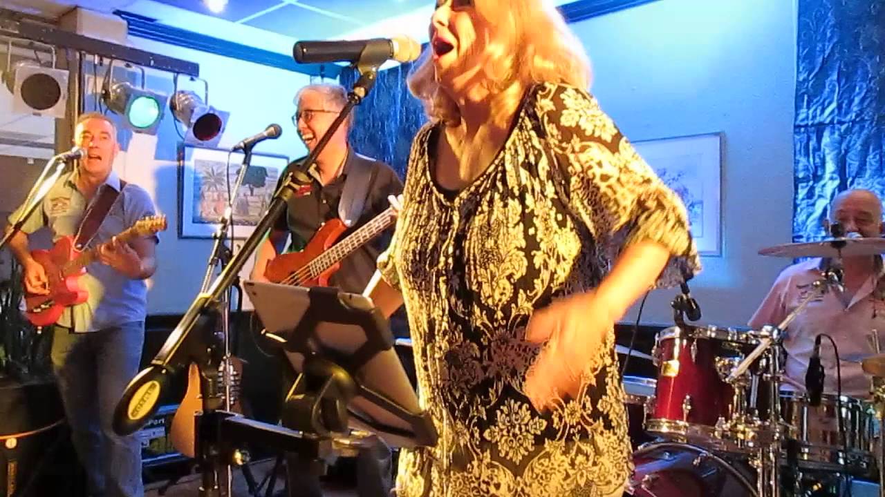 MVI 0007=Zon 17 07 2016 Indische country middag met Terry White Band line dancers&jiversJohn&Vriendi