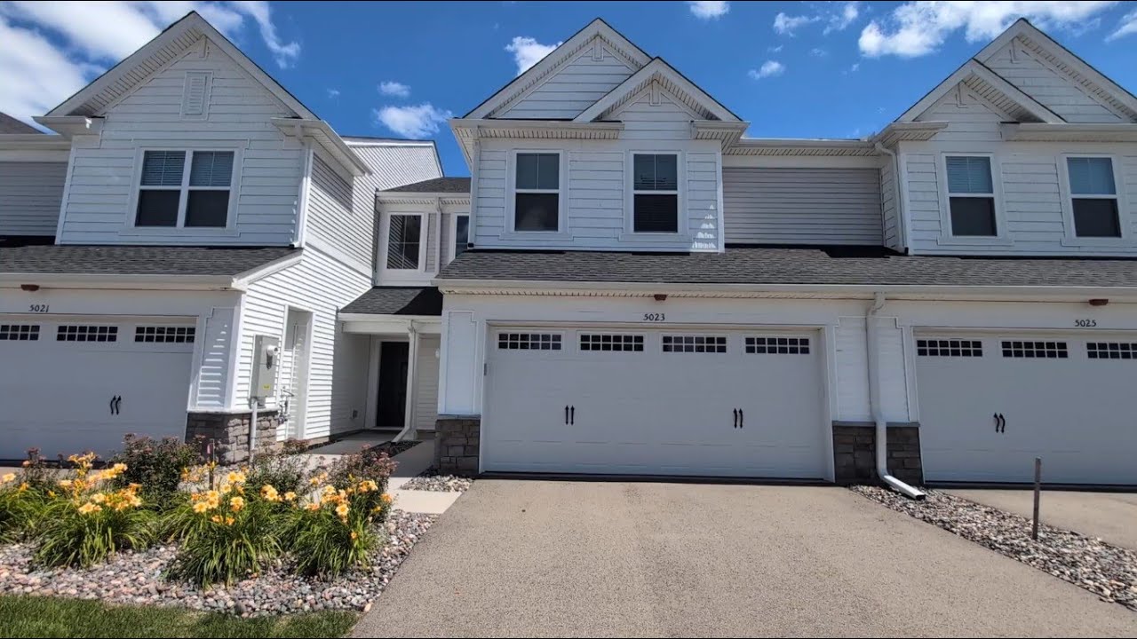 Woodbury Townhomes for Rent 3BR/2.5BA by Woodbury Property Management