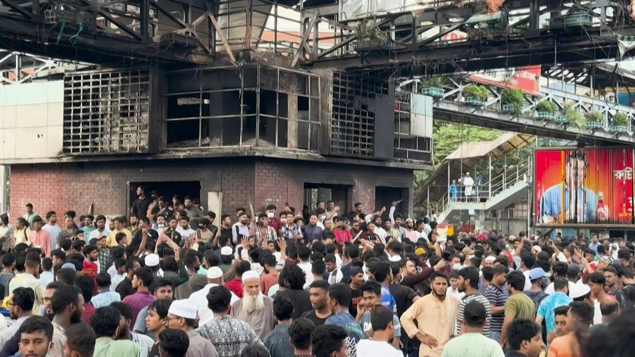Manifestantes en Bangladés asaltan una prisión y liberan a cientos de presos | AFP