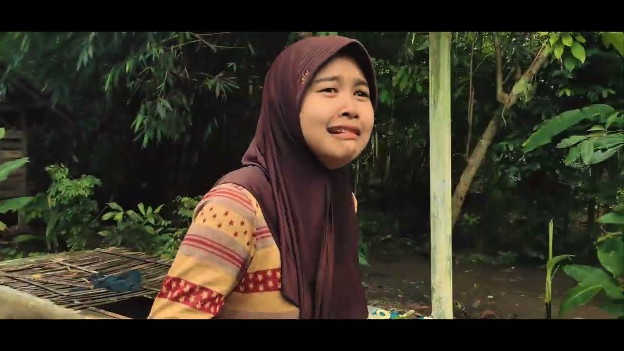 FILM PENDEK XI F2 | Pecahan Cermin Aish | SMANSABANRI