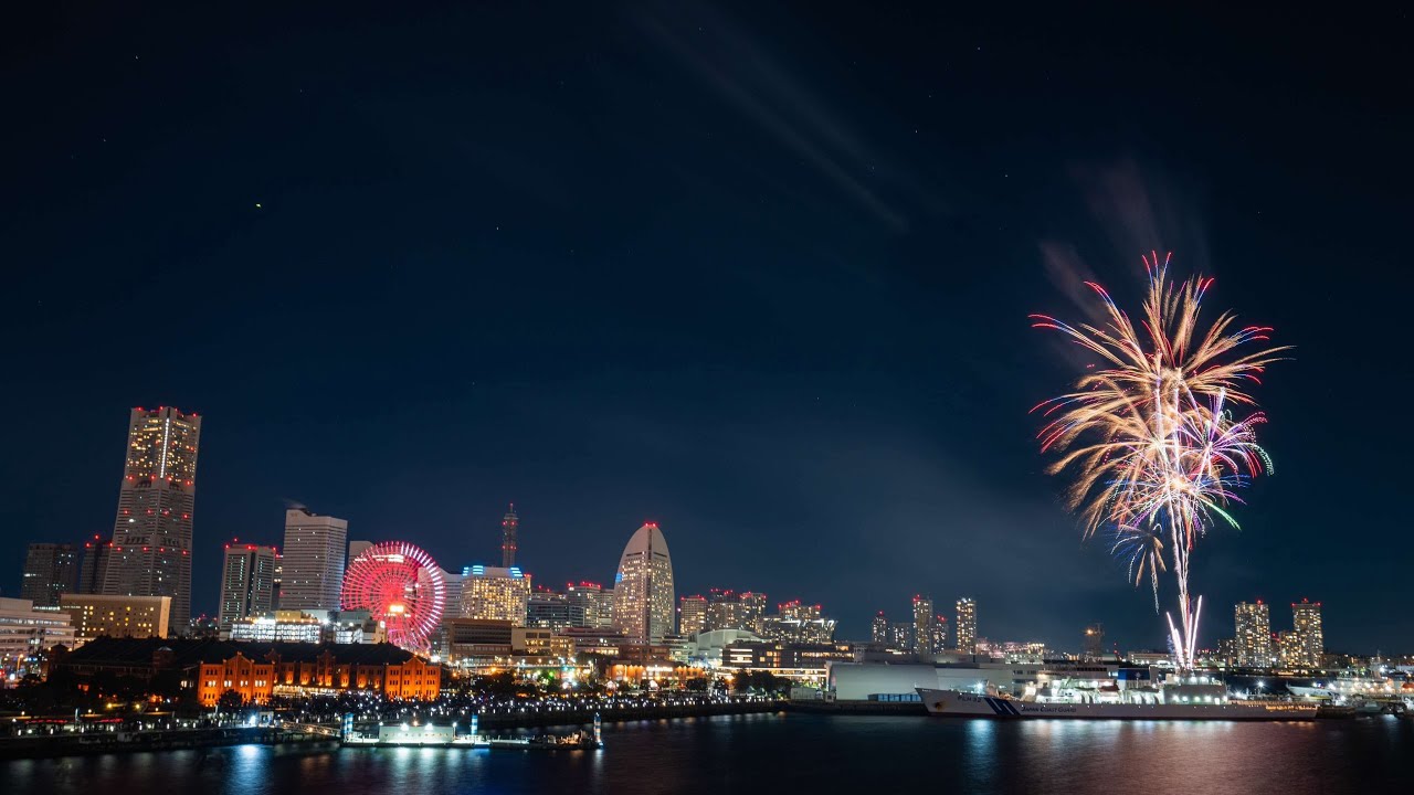 2025 横浜港の新年　除夜の汽笛から花火まで