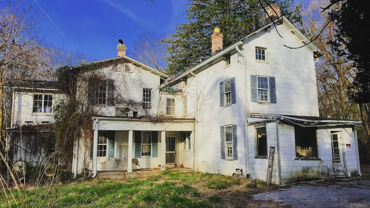 Massive Millionaires Abandoned MANSION w/ Incredible Mantles & Stuff Left Behind