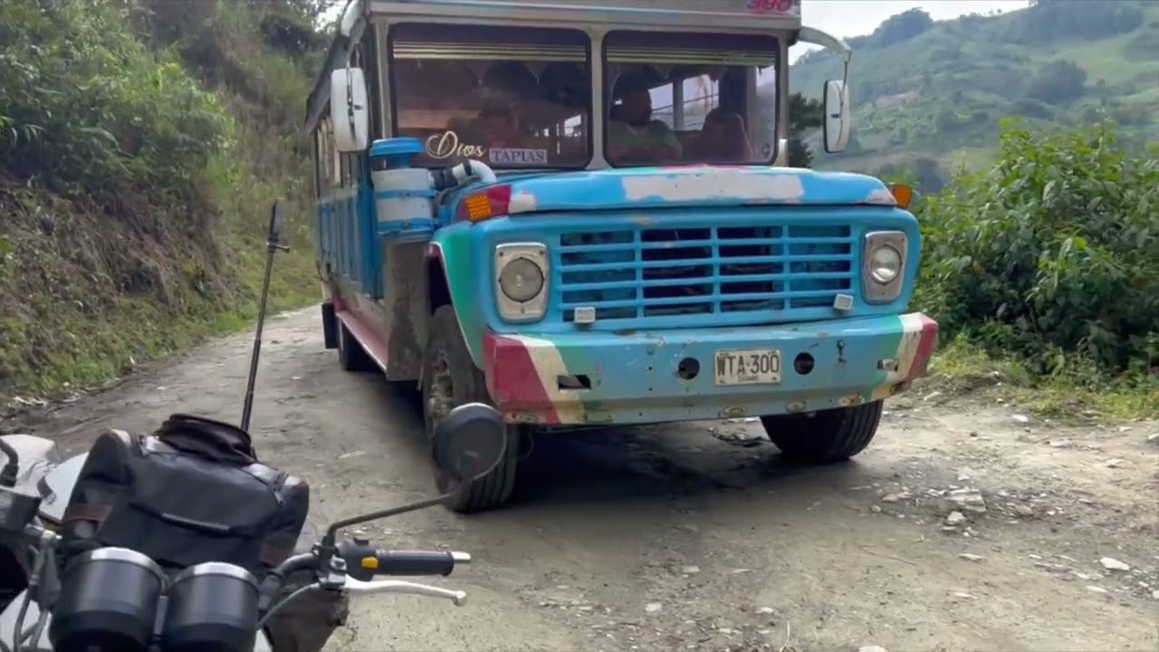 Ruta PARTE 1 de Ibague - Tapias - Toche-Salento #moto  #motosclasicas  #royalenfield #