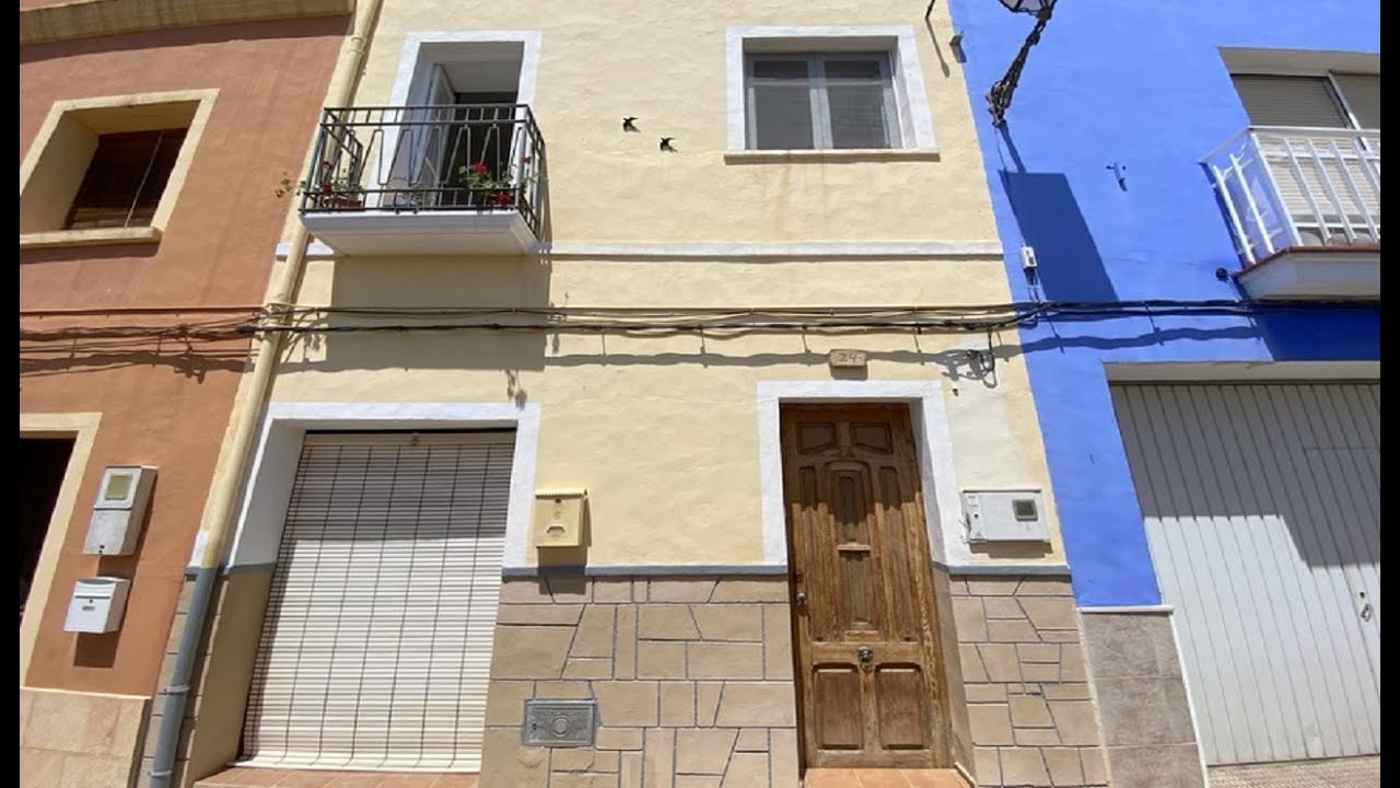 NCBX3633 - Traditional Spanish townhouse in the heart of the village of Tormos &euro;165,000