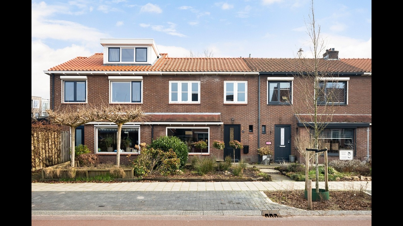 Henk Bos Makelaardij - Fijn wonen met nieuwe keuken & badkamer en zonnige tuin Boslaan 3 Veenendaal!