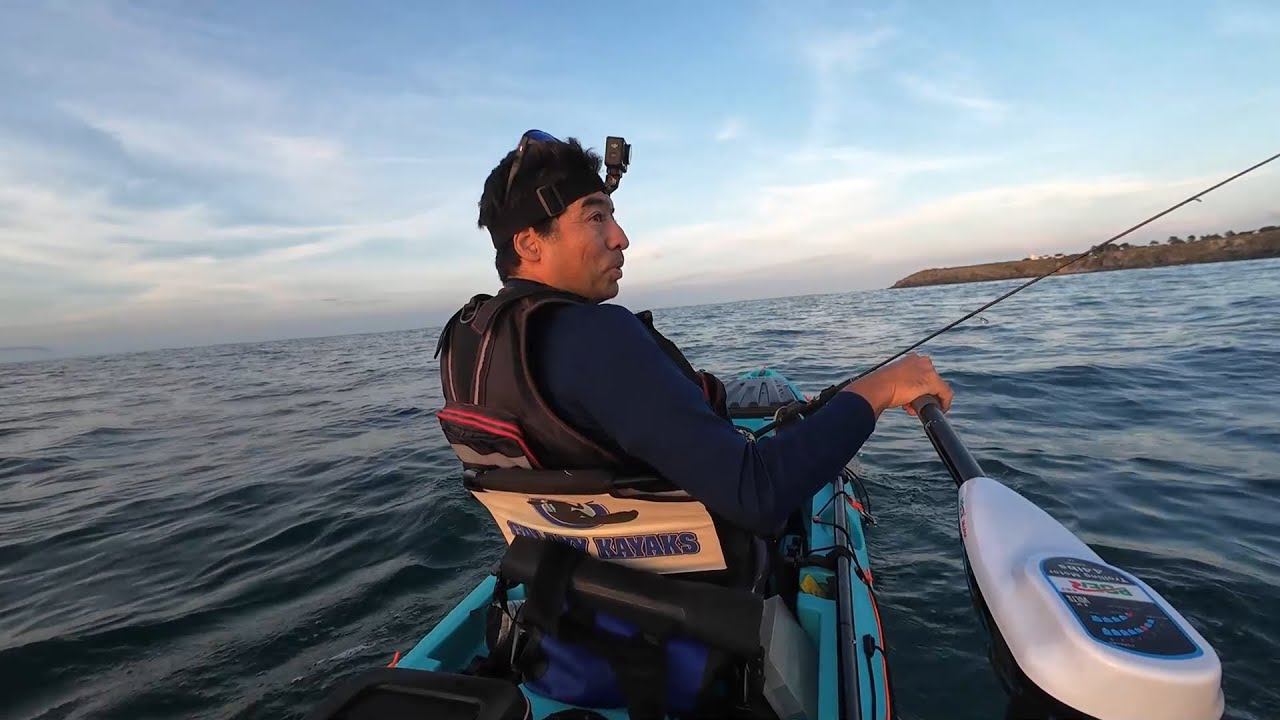 Visite show room Galaxy Kayaks et pêche avec mon nouveau kayak (wildcat fx3 ) motorisé .