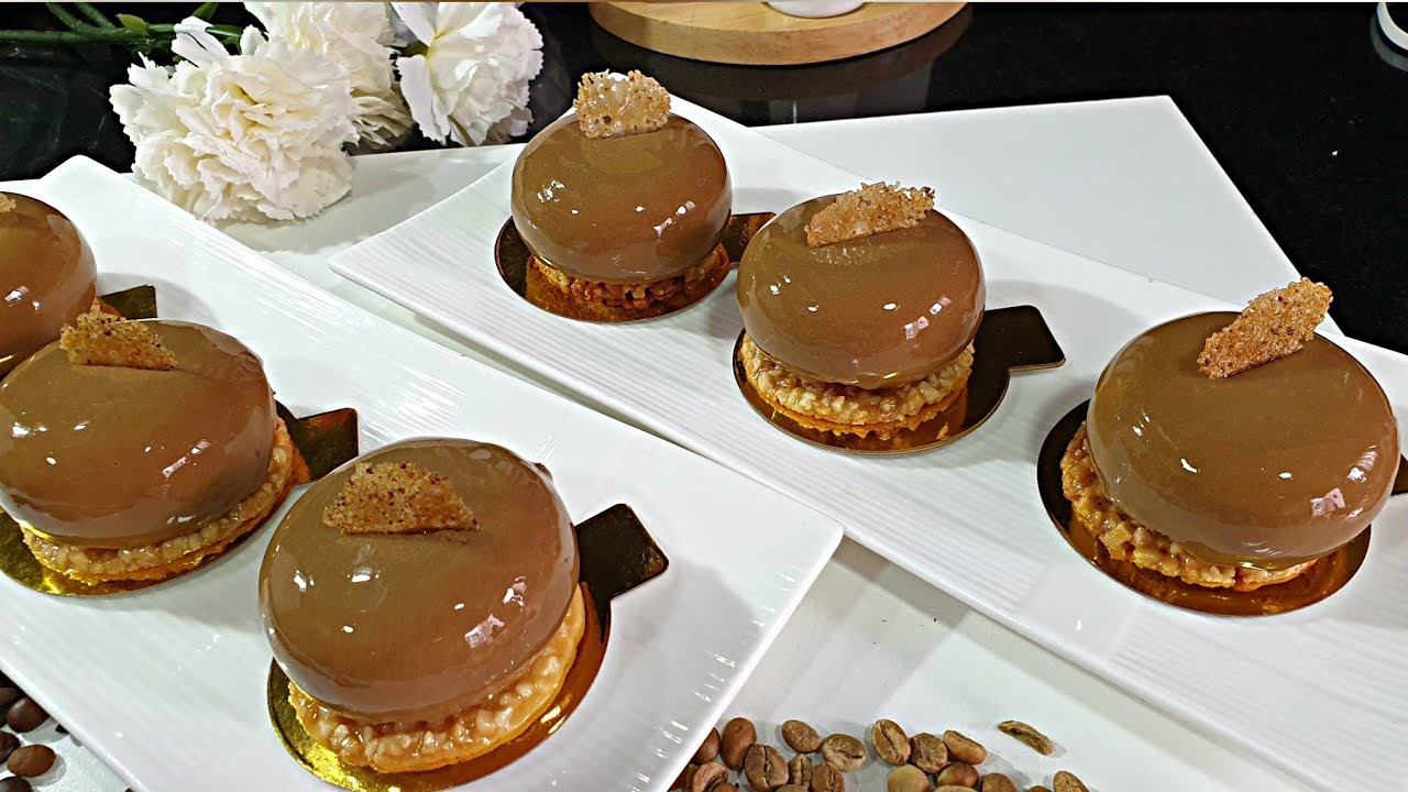 entremet au Café / عودة الثلاثي البيضاء/ حلوى فردية راقية للمناسبات بنكهة القهوة وكلاصاج ميروارز