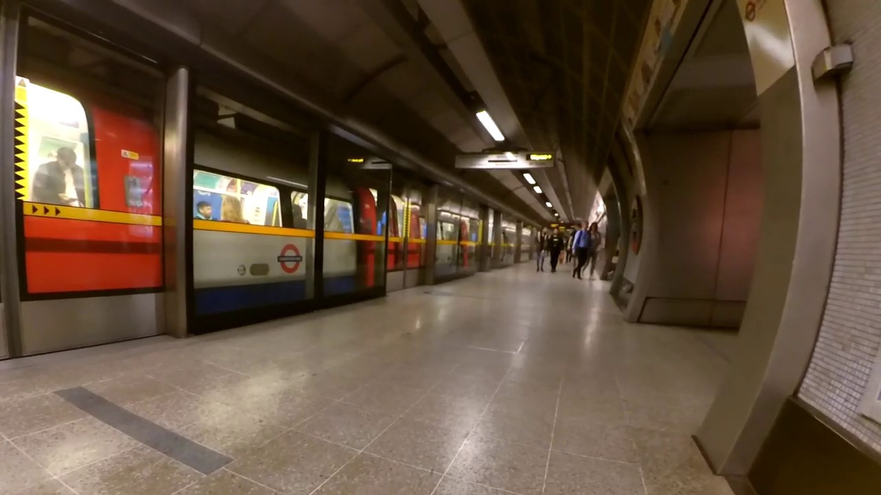 Jubilee Line Trains at Waterloo