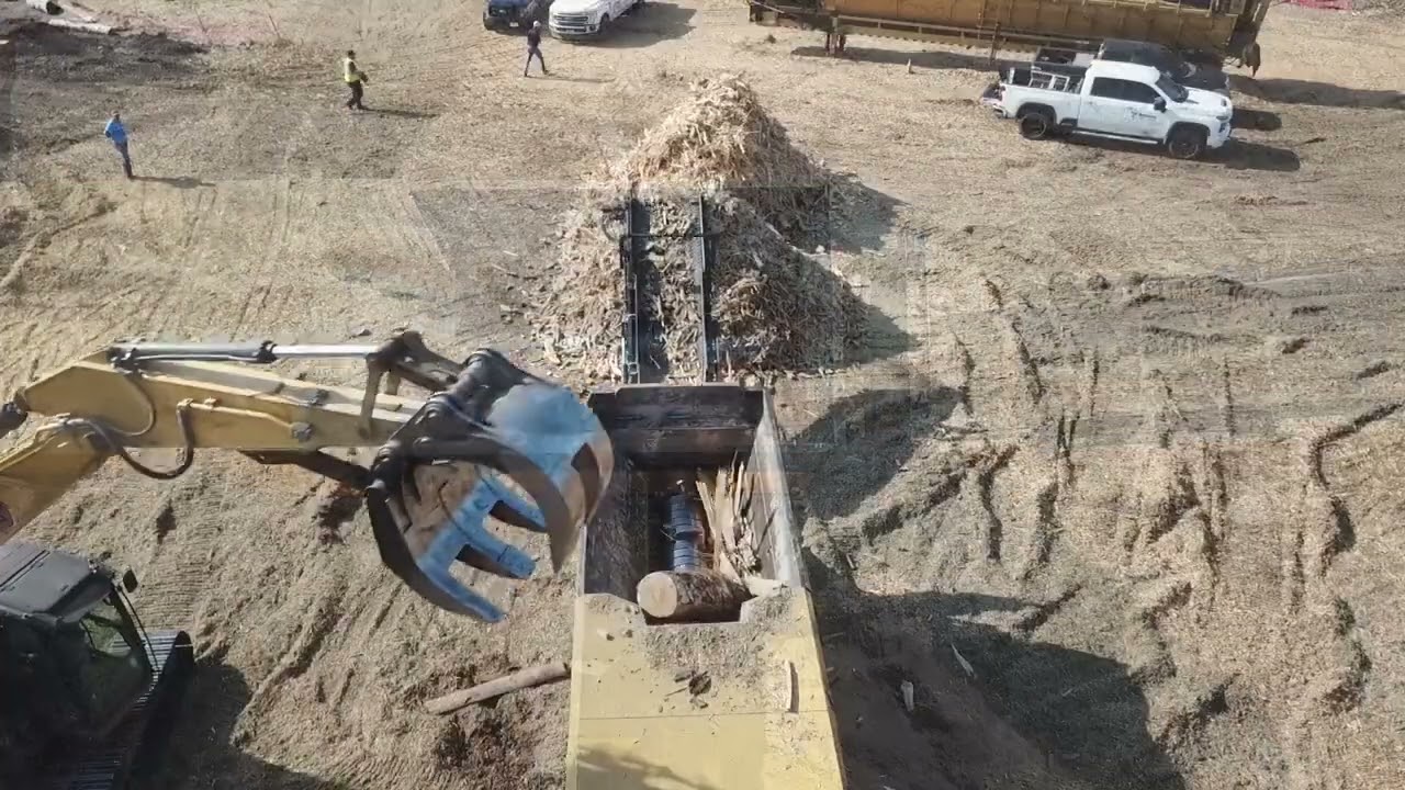 @Vermeer brand new LS3600 shredder destroying big logs.