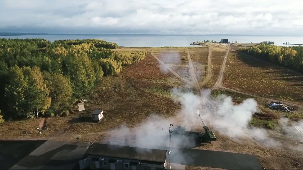 Boende vid Vättern rasar mot Försvarsmaktens provskjutningar - Nyheterna (TV4)
