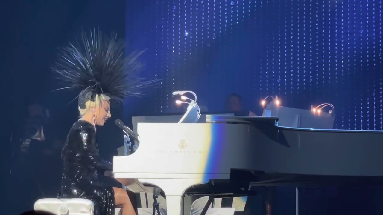 Lady Gaga - Poker Face 30 April 2022 Dolby Live Las Vegas Jazz and Piano
