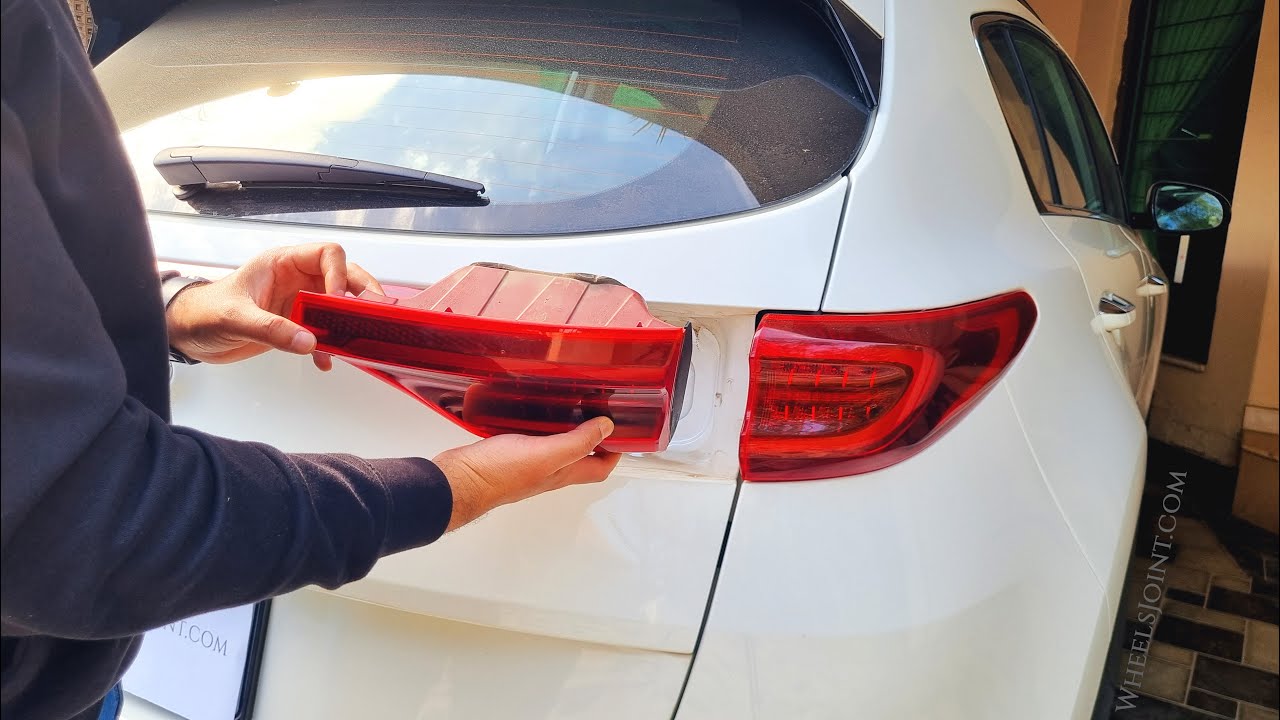 How to replace tail light on liftgate of Kia Sportage
