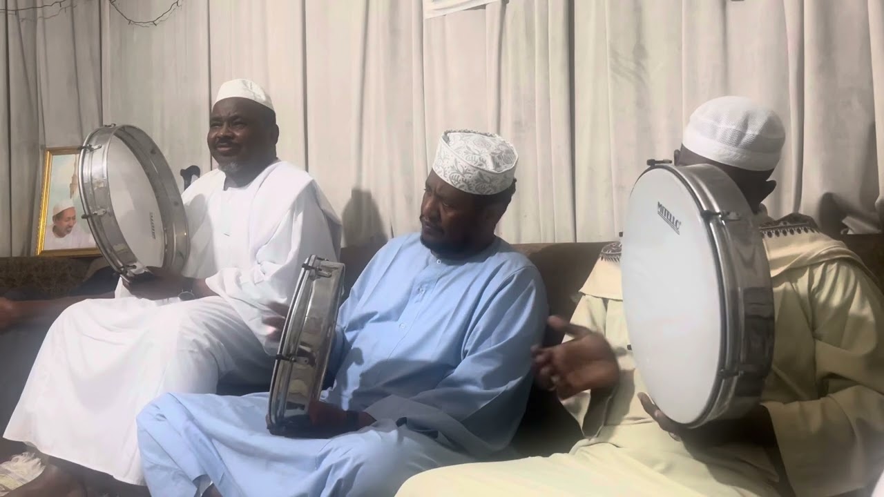 والله فى مدحك يا ذا الآمر 