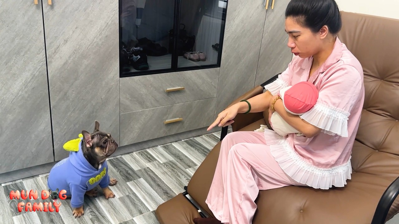 Mom Was Confused About Where Mun Took Baby Banh Bao’s Shirt