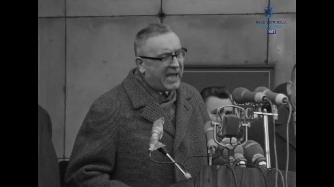 Politycy i polityka - Wiec na placu Dzierżyńskiego