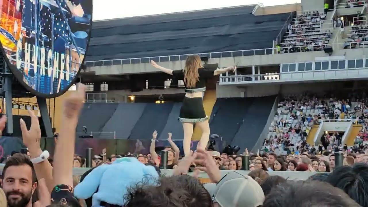 CHVRCHES - Clearest Blue (Live in Barcelona, Spain) [May 27, 2023]