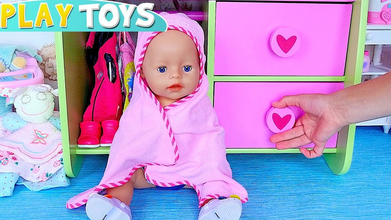 Baby Born doll bath time with pink towel! Play Toys story for toddlers