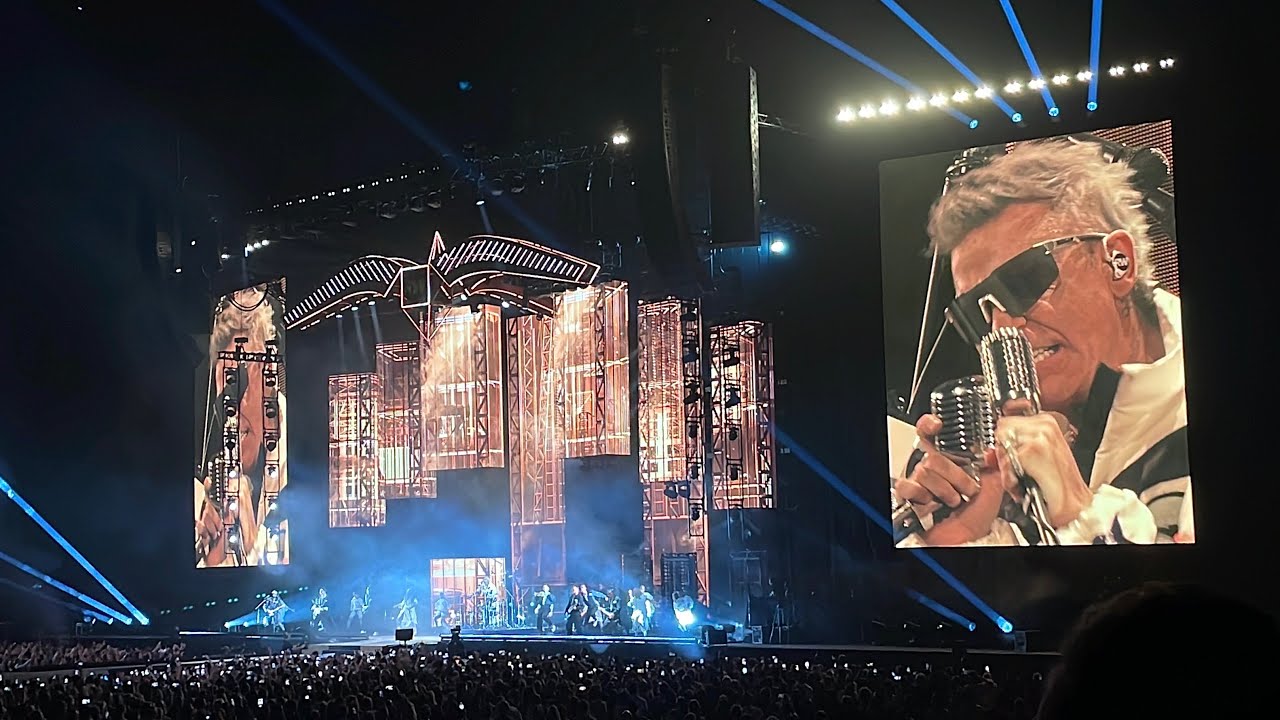 Robbie Williams - Intro ROCKET Live BRITPOP Tour Paris Defense Arena 02.07.2025