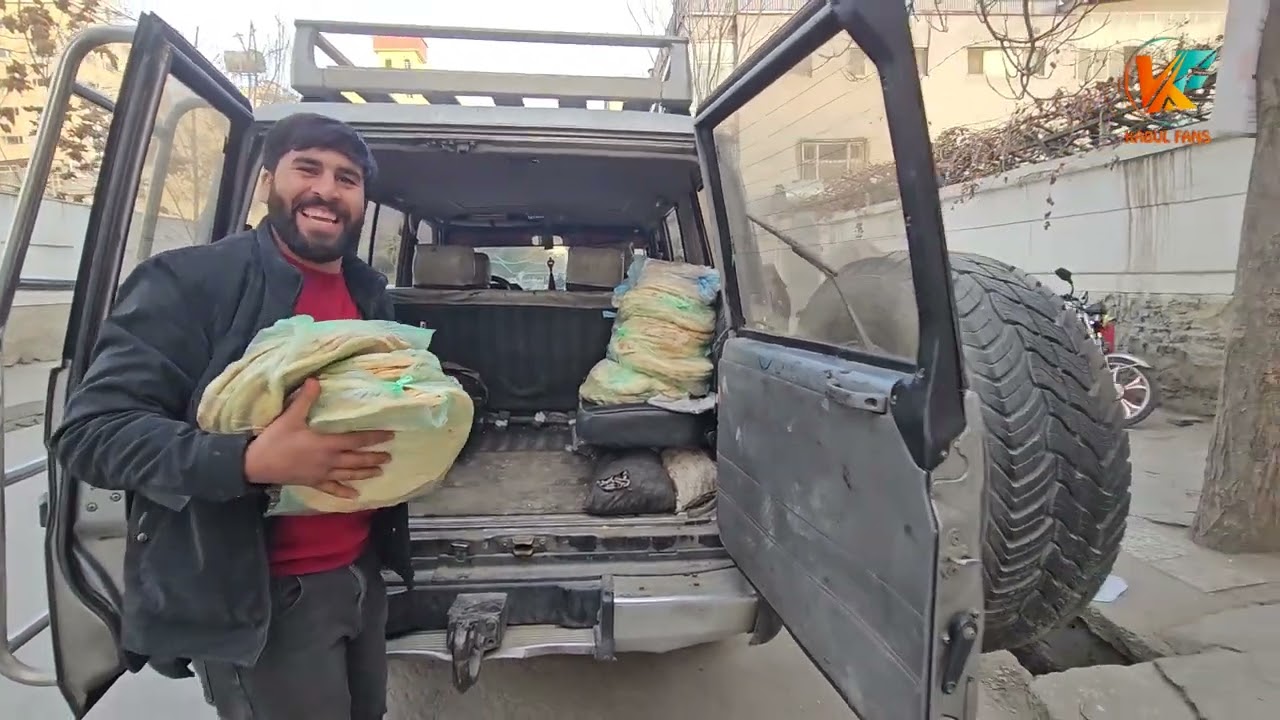 خیرات نان گرم برای هموطنان عزیز 😇