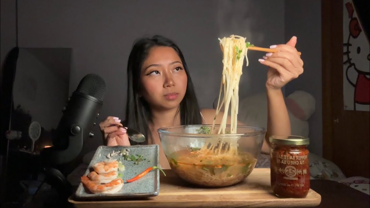 Pho ASMR 🍜🥢🍤🌶️