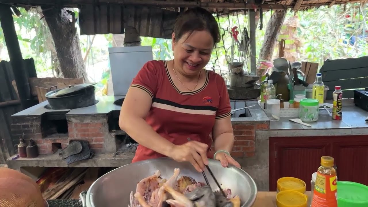 Chị Ba Xuống Bếp Hấp 3 Con Gà Với Nấm Đùi Gà | MienTayVT